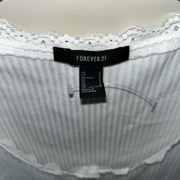 Forever 21 White buttoned up t-shirt Size S - Picture 4 of 4